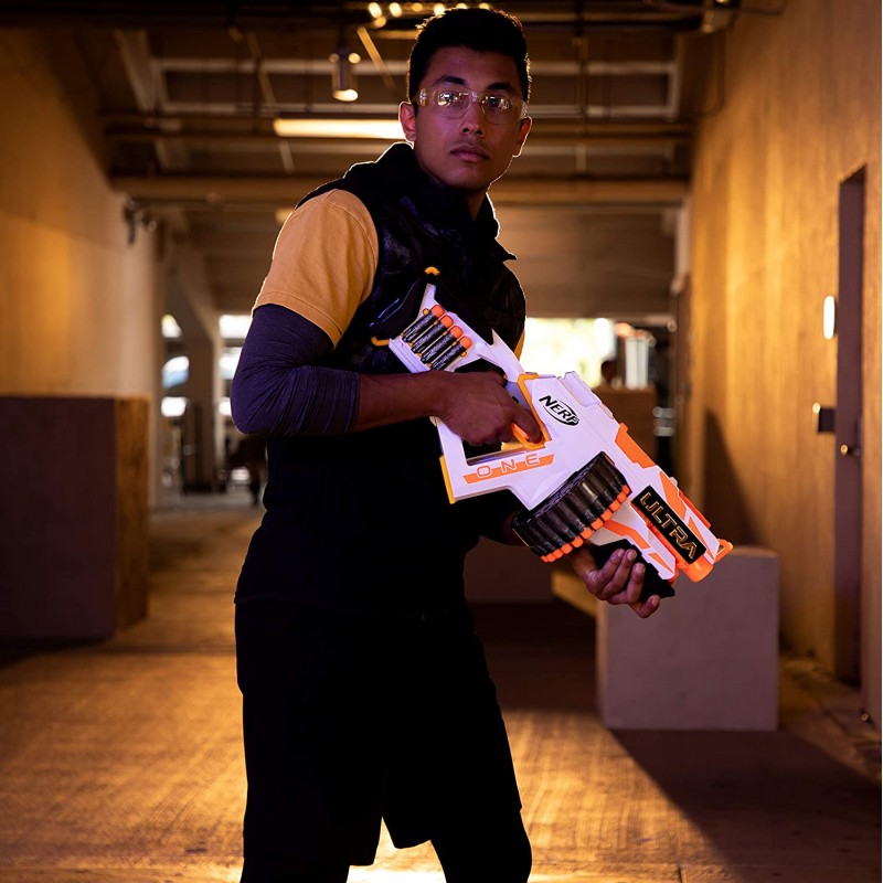 Nerf Ultra One Motorized Blaster - 25 Nerf Ultra Darts E6596 - NERF