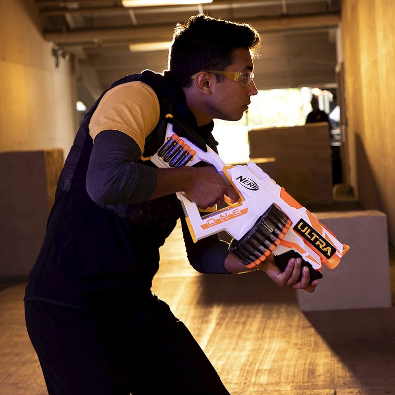 Nerf Ultra One Motorized Blaster - 25 Nerf Ultra Darts E6596 - NERF