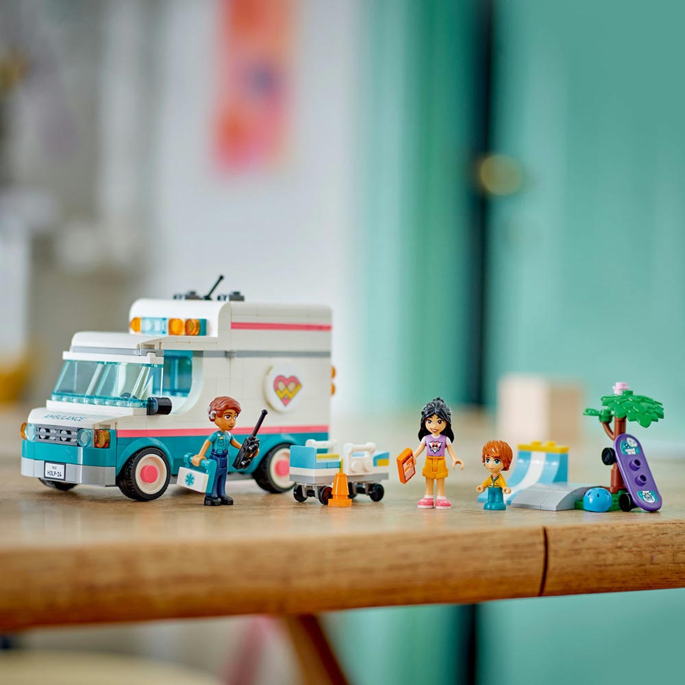 LEGO Friends Heartlake City Hospital Ambulance 42613 - LEGO, LEGO Friends