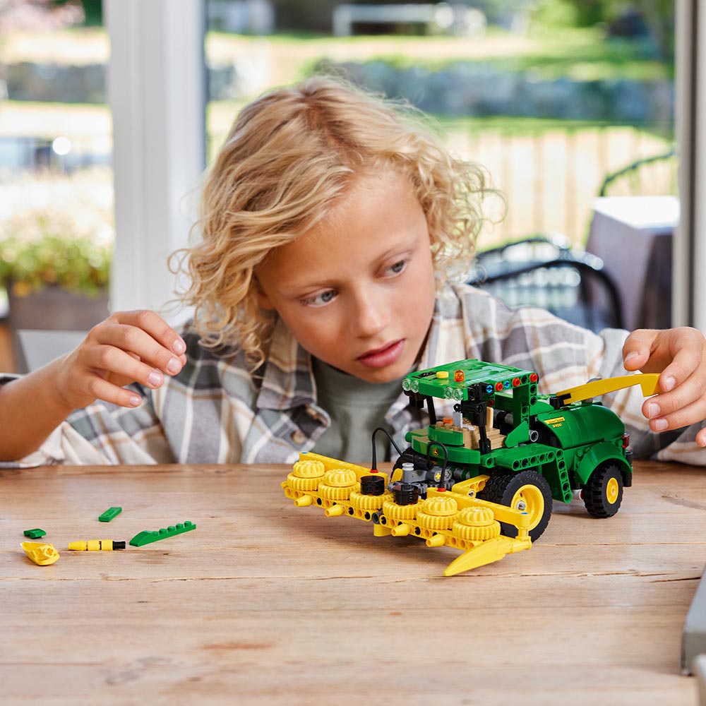 LEGO Technic John Deere 9700 Forage Harvester 42168 - LEGO, LEGO Technic
