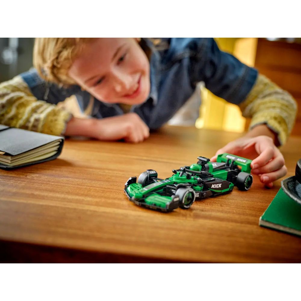 LEGO Speed Champions KICK Sauber F1® Team C44 Race Car 77247 - LEGO, LEGO F1®, LEGO Speed Champions