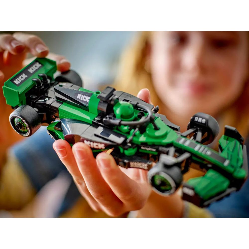LEGO Speed Champions KICK Sauber F1® Team C44 Race Car 77247 - LEGO, LEGO F1®, LEGO Speed Champions