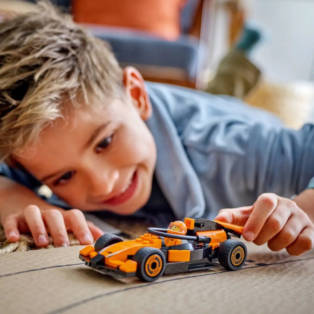 LEGO City F1 Driver With McLaren Race Car 60442 - LEGO, LEGO City