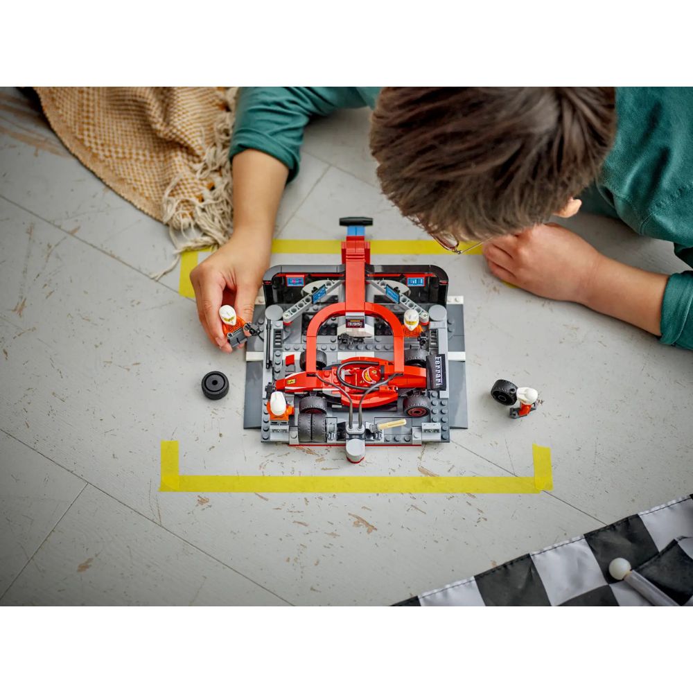 LEGO City F1 Pit Stop & Pit Crew With Ferrari Car 60443 - LEGO, LEGO F1®
