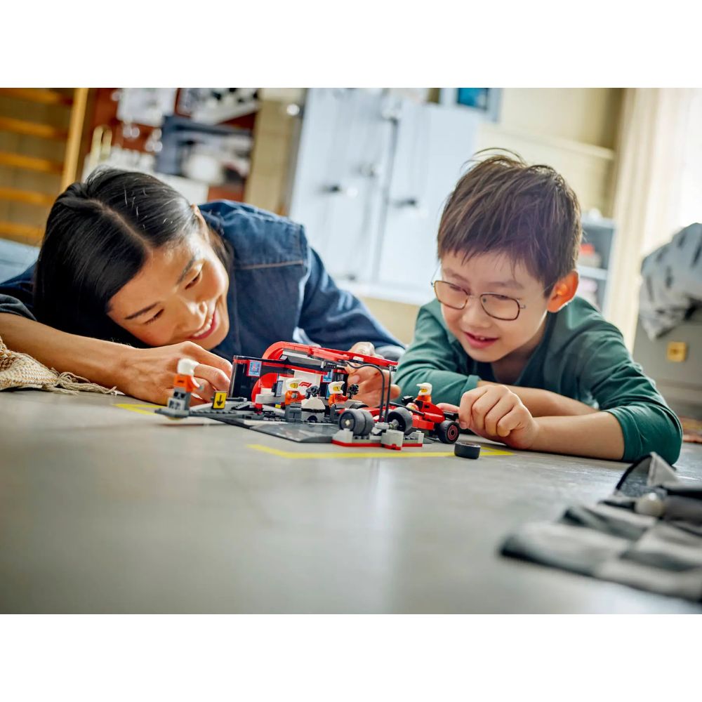 LEGO City F1 Pit Stop & Pit Crew With Ferrari Car 60443 - LEGO, LEGO F1®