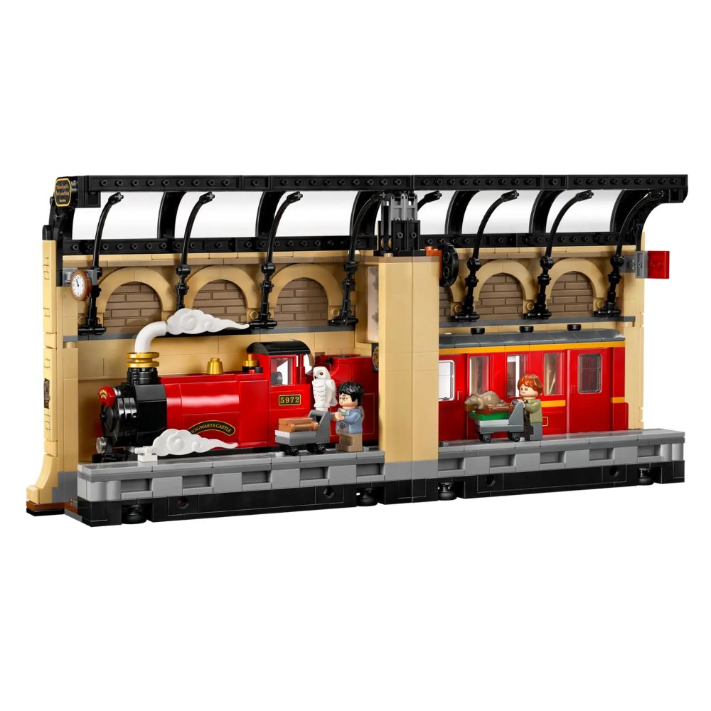 LEGO Harry Potter Book Nook: Hogwarts Express 76450 - LEGO, LEGO Harry Potter