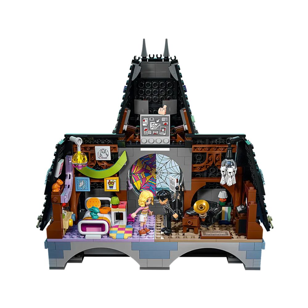 LEGO Wednesday: Wednesday & Enid's Dorm Room 7678 - LEGO