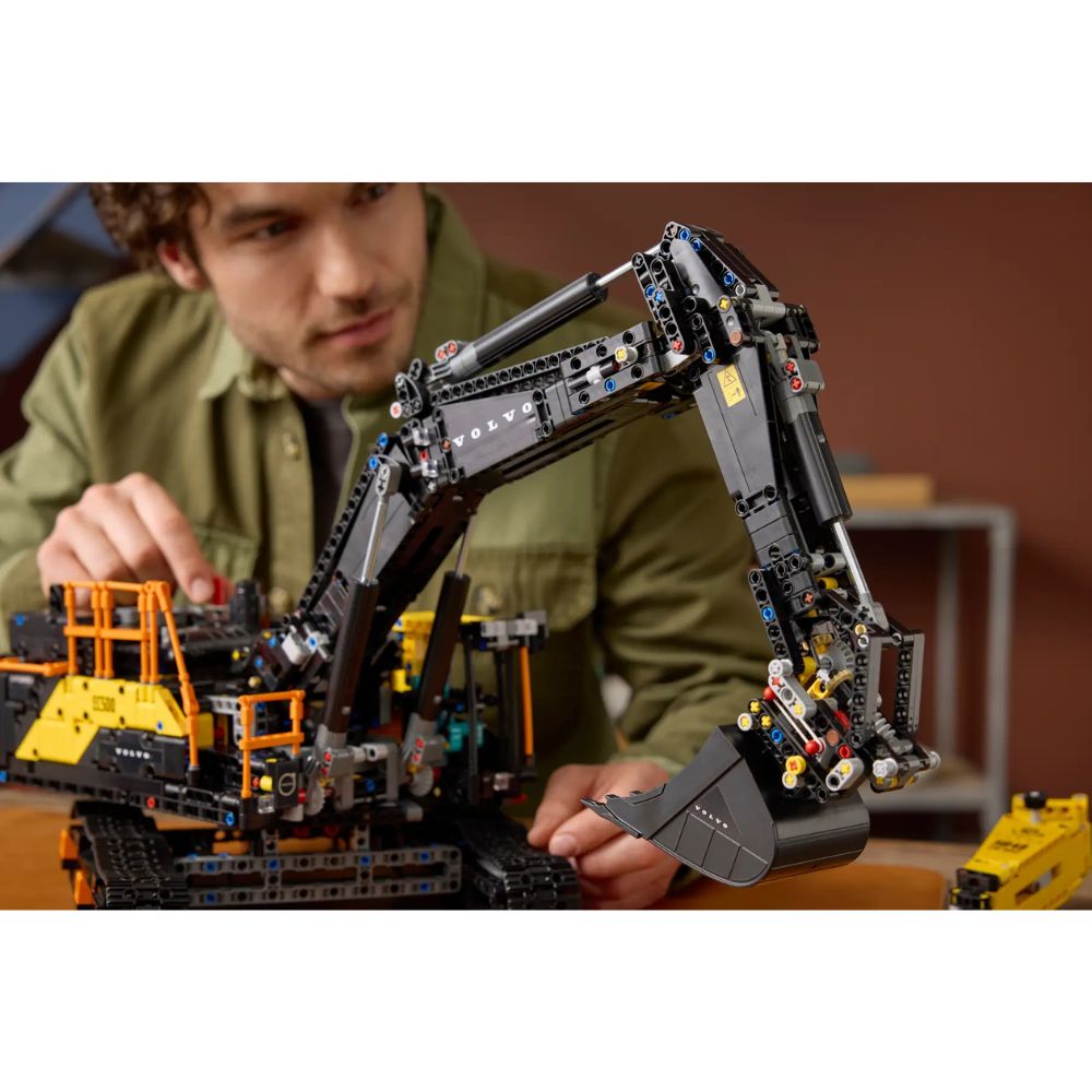 LEGO Technic Volvo EC500 Hybrid Excavator 42215 - LEGO, LEGO Technic