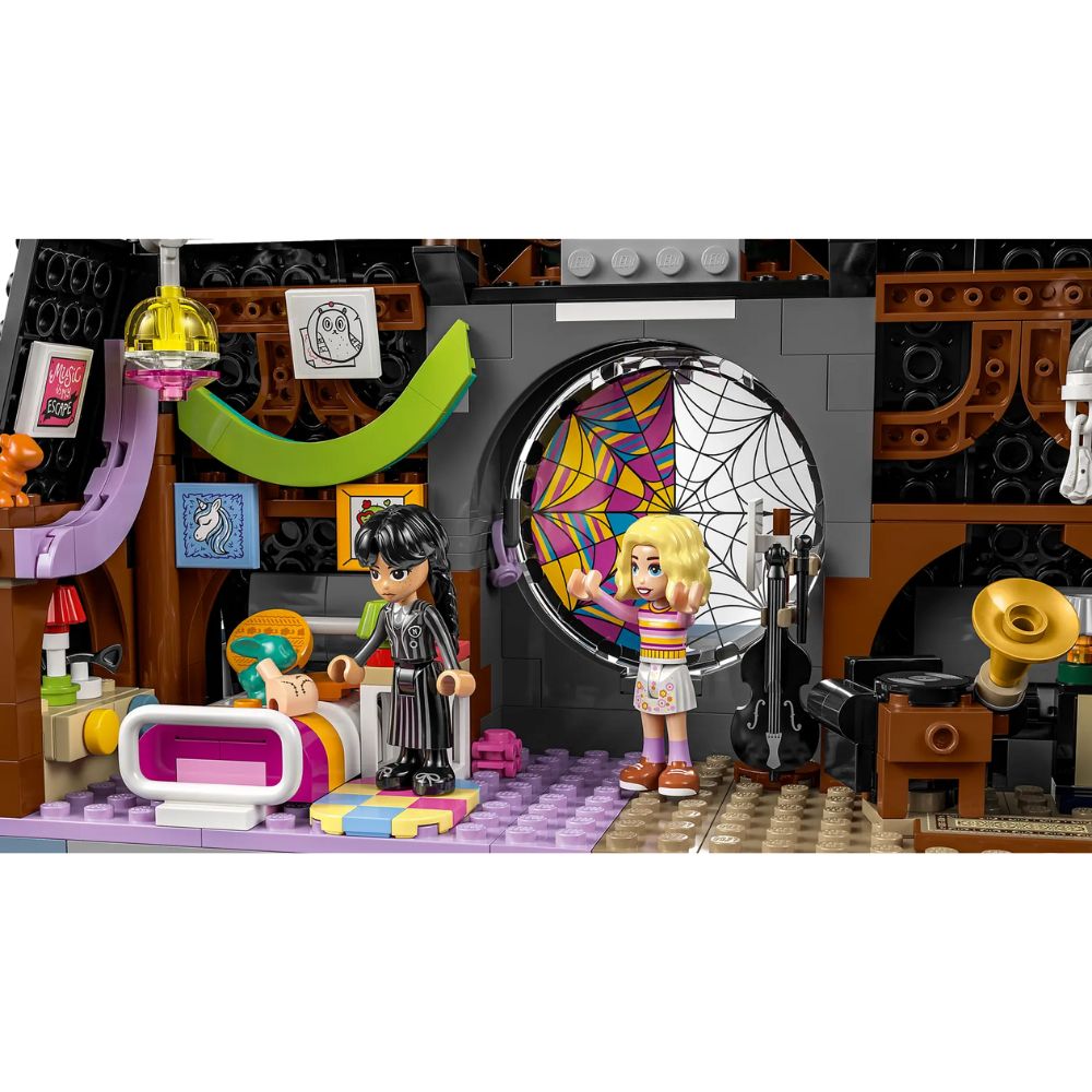 LEGO Wednesday: Wednesday & Enid's Dorm Room 7678 - LEGO