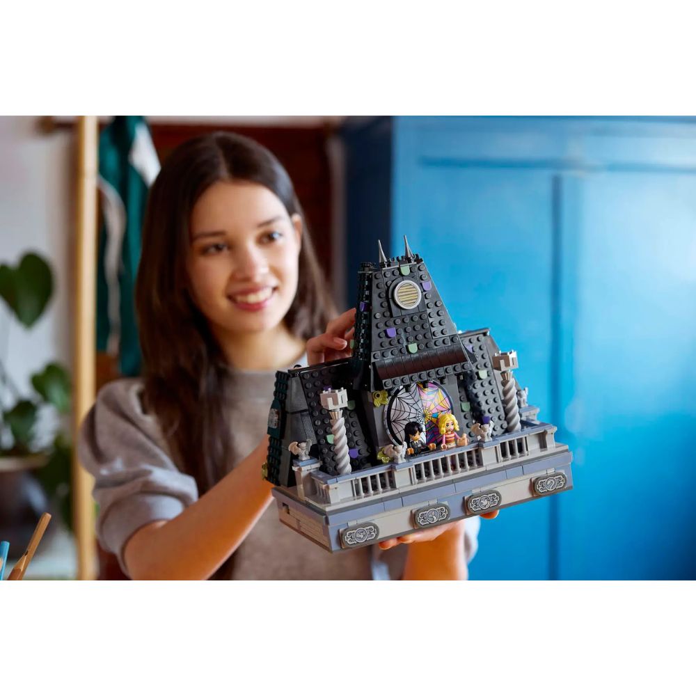 LEGO Wednesday: Wednesday & Enid's Dorm Room 7678 - LEGO