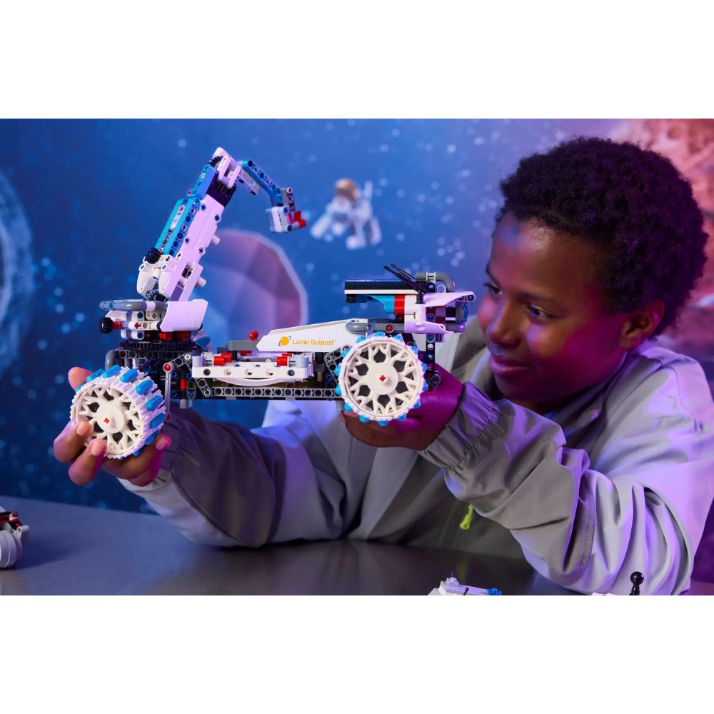 LEGO Technic Lunar Outpost Moon Rover Space Vehicle 42211 - LEGO, LEGO Technic