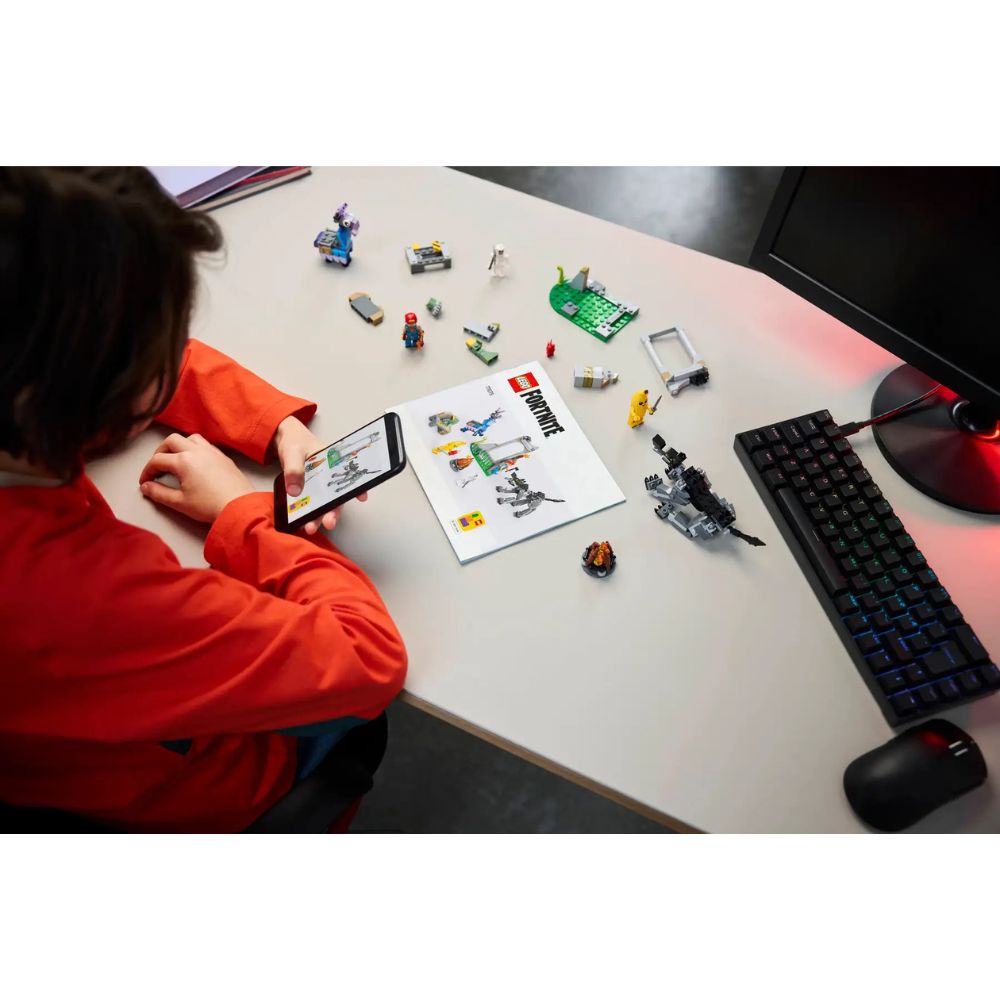 LEGO Fortnite Peely & Sparkplug's Camp 77075 - LEGO, LEGO Fortnite