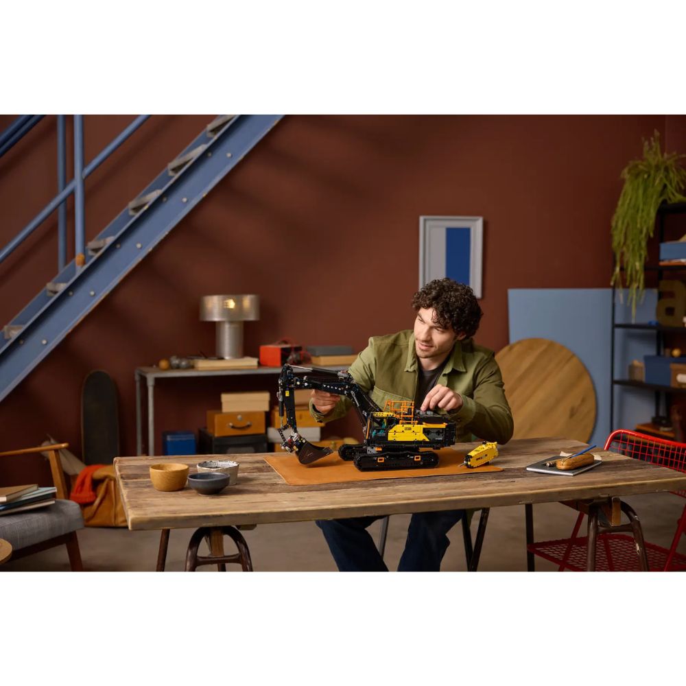 LEGO Technic Volvo EC500 Hybrid Excavator 42215 - LEGO, LEGO Technic